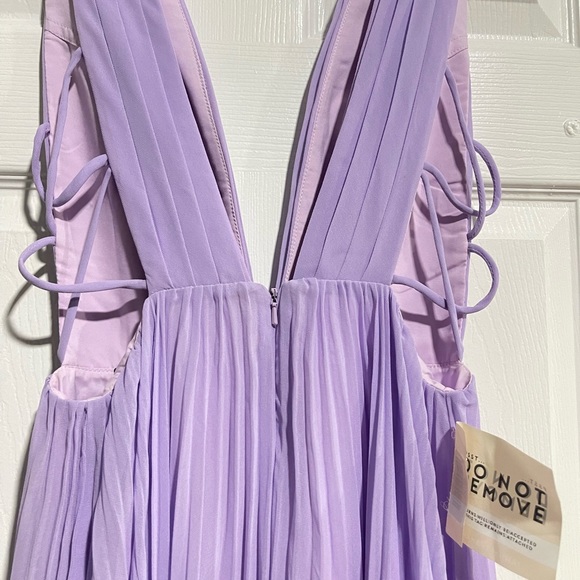 Fame and Partners Lilac Gown - Picture 13 of 16